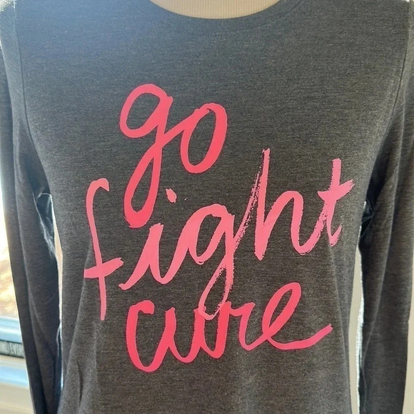 Under Armour Breast Cancer LS Tee, Medium, EUC - Picture 2 of 6